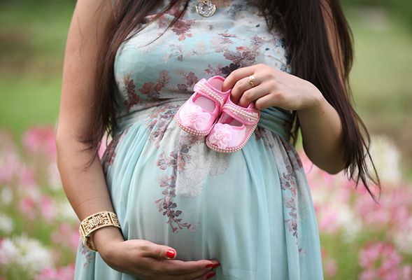 Amy's Dreamy Outdoor Maternity Photos