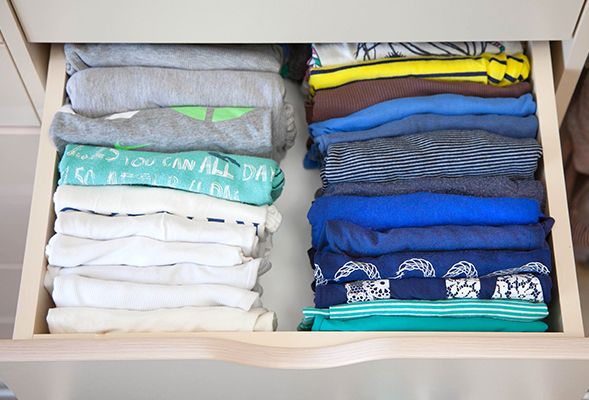 Book a cleaning service in Abu Dhabi to organize your wardrobe 